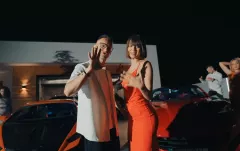 Ponad 2,1 miliona wyświetleń „Ta Jedyna" i 30 tysięcy nagrań na TikToku. Playboys i Wiktoria Niekało nie schodzą z wakacyjnych playlist