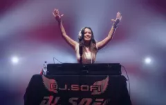 Ponad milion wyświetleń dla hitu „Będę czekać” w wersji Dj Sofi! Zrobiła coś wyjątkowego! 