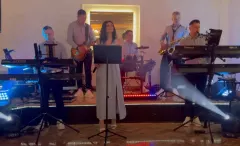 Premiera Eratox Band: Przemek i Daria Budka w utworze pt. „Gwiazda z nieba„! To brzmi świetnie! 