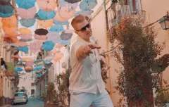 Prezydent i „Vamos” – nowa premiera finalistów Disco Star w letnim klimacie