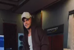Przedpremiera Kacpra Pluty „Taka Bella„ już dostępna! Czy to będzie hit? Sprawdź fragment utworu przed premierą!