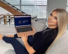 Prześliczna gwiazdeczka disco polo świętuje wielki sukces! Przed gwiazdą otworzyły się kolejne drzwi do wielkiej kariery! 