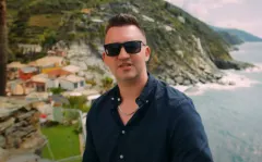 Raider podbija scenę disco polo! Gorąca premiera ”Sam Nie Wiem” z włoskim teledyskiem
