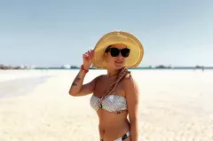 Rodzinne wakacje Magdaleny Narożnej! Gwiazda zespołu Piękni i Młodzi w zagraniczną podróż zabrała ukochaną córeczkę Gabrysię! FOTO