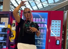 Skolim nie tylko królem latino! Jego różowe perfumy „Temperatura” i „Bebecita” dostępne w warszawskiej galerii

