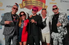 Kolumna samochodów! Tak SKOLIM podjeżdża na koncert! Same luksusowe auta! 

