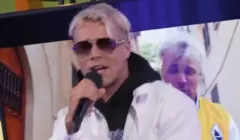 Skolim w Disco Polo Music! Posłuchajcie jak śpiewa hit pt. „Ona mi dała„! 
