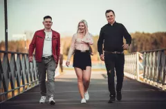 Słuchacze oszaleli po premierze! Axton z piosenką „Zakochałem się w niej" trafił prosto w serca