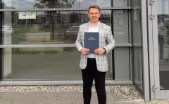 Znany wokalista obronił pracę licencjacką na temat Zenka Martyniuka - króla disco polo! Fani gratulują!