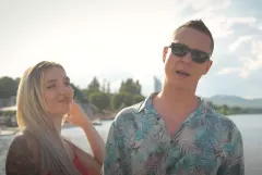 Swinger w gorących rytmach latino. „Z Tobą wschód słońca” może rozgrzać lato 2025 do czerwoności

