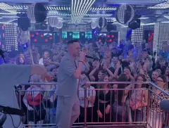 Szalona sobota Playboys. Zespół Kuby Urbańskiego zagrał dwa koncerty w jedną noc