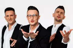 „Szła dzieweczka„ w wykonaniu Playboys: Hit, który podbił serce publiczności
