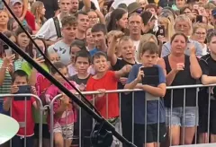 Tak młody fan śpiewał na koncercie! Mega nagranie z występu MiłegoPana!
