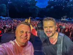 Tłumy na koncercie zespołu Classic! Mariusz Winnicki i Robert Klatt to najlepszy duet na scenę?!