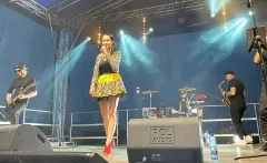 Tłumy na koncercie zespołu Daj to Głośniej! Gwiazdorzy disco polo rozpalili publiczność do czerwoności! Zobaczcie materiał!