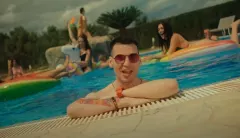 To będzie hit wakacji?! Gorąca premiera Bayera - Bujaj już dostępna! Nowa produkcja nieźle buja!