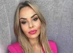 To hit sezonu? Różowa marynarka i subtelny dekolt! Paula Karpowicz Topky zachwyca nowymi zdjęciami!