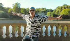 TomaszDiscoMusic prezentuje nową wersję kultowego przeboju „Nadzieja” zespołu Skaner

