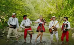 TOXIC: Góralski Hit „Rosół z Barana„ Podbija Serce Polaków! Zobaczcie VIDEO 

