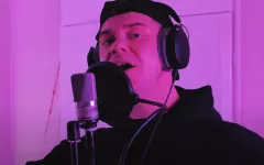 „Twoja pupa i biust„ zawładnie rynkiem disco polo?! Detmi z nowością pt. „Dotyk ust„ NOWY HIT?!