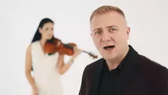 „Tylko My” robi ogromne liczby. Nowy singiel Szymona Jankowskiego błyskawicznie podbija YouTube