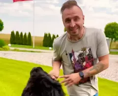 Uwaga! Zobacz niesamowitą metamorfozę psa gwiazdora disco polo! Czadoman pokazał „Miśka„ po wizycie u „fryzjera„