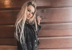 Uwielbiana wokalistka disco polo porównana do Dody. Do sieci trafiło szokujące zdjęcie Pauli Karpowicz.