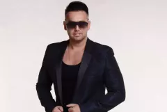 Uwielbiany gwiazdor disco polo przyłapany na zakupach! Wiemy, co kupił! Mamy FOTO z przymierzalni! 