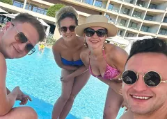 Wakacyjne przygody gwiazd Disco Polo: Kuba Urbański z Playboys na relaksie w Grecji z Daniel Wilczewskim z Piękni i Młodzi!