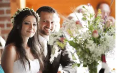Wesele 2024: Cena za talerzyk, wynajem sali, zespół, czy DJ! Kwoty robią wrażenie!