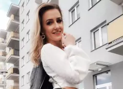 Artystka disco polo wygląda w niej obłędnie!  Wiosenna sukienka odsłoniła piękne nogi wokalistki