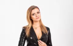 Wokalistka disco polo odważnie odsłoniła dekolt! Barbara Pędrak z formacji Lili oczarowała tym internautów!
