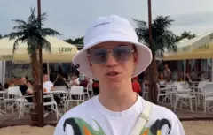 WonerS otwiera własną strefę na plaży w Gdańsku Brzeźnie. Będzie merch, leżaki i jego figura