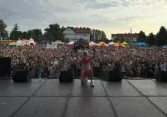 Woners  skradł show w Grębowie! Tłumy na koncercie młodego wokalisty disco!
