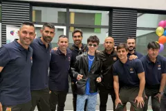 Woners z wyjątkową misją – młody artysta i legendy FC Barcelony odwiedzili Przylądek Nadziei

