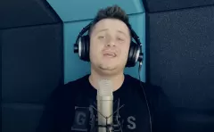 Gwiazdor disco polo nagrał pieśń z dedykacją dla Romów, którzy przejęli rosyjski czołg! 