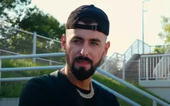 Wyjątkowa premiera od Matta Palmera: „Różowe Versace„ podbija serca Polaków!

