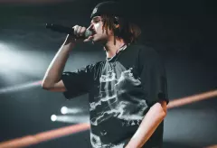 Young Multi zaskakuje wykonaniem hitu disco polo „Maju Maj„ - nagranie bije rekordy popularności w sieci
