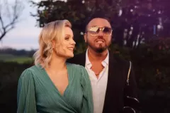 „Z Tobą czuję się młodo„ - Perła Disco Polo! Niezwykła produkcja, którą pokochała cała Polska! Andre i Chilli stworzyli coś wyjątkowego!
