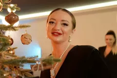 Zakochana w Życiu zachwyca utworem „Świąteczny Cud”! Świąteczna magia w rytmach disco
