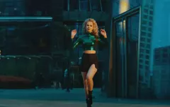 Żaneta Chmielewska po „Disco Star” nie zwalnia tempa! PREMIERA ”Daj mi znak” już robi furorę w sieci