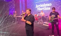 Zenek Martyniuk zamyka hejterom usta. Nagranie z koncertu pokazuje, jak lider Akcent śpiewa na żywo wielki hit „Mała figlarka”