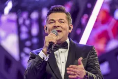 Zenek Martyniuk zaskoczony po koncercie – fanki przygotowały dla niego coś wyjątkowego

