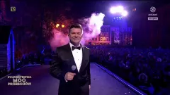 Zenon Martyniuk rozgrzewa publiczność na Sylwestrowej Mocy Przebojów 2024! Hity „Życie to są chwile” i „Przekorny los” na żywo
