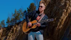 Zespół Dox z nową wersją klasyki: „Hej sokoły„ w rytmie disco polo!
