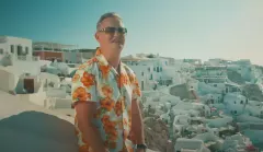 Zespół Mig osiągnął sukces na YouTube z „Filmowymi rolami„. Dowiedz się, jakie korzyści finansowe przynosi milion wyświetleń w Polsce