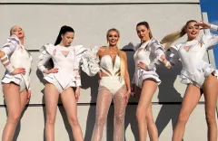 Zjawiskowa Monika Chwajoł w przezroczystych spodniach. Pokazała bardzo dużo! Tak wystąpiła na dużej imprezie disco polo.