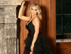 Znana wokalistka disco polo właścicielką ekskluzywnej marki odzieżowej! Gwiazda pokazał piękną suknię! 