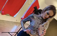 Znana wokalistka disco polo nie boi się mocnego makijażu! Te kolory to HIT! 