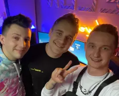 Znani muzycy disco polo przyłapani w studiu nagraniowym! Zespoły Spontan i Menelaos kolejny raz łączą siły!